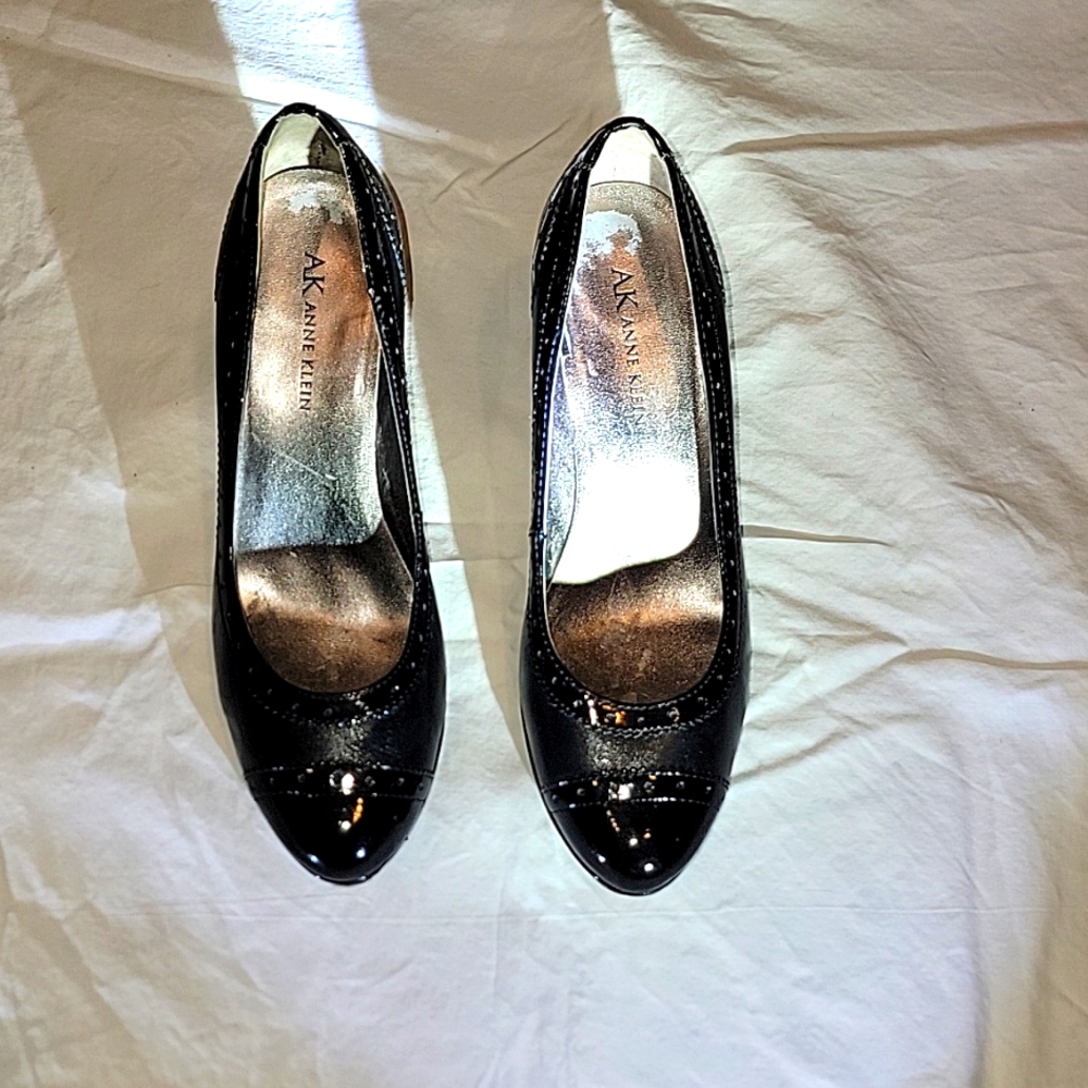ANNE KLEIN Black Heels in Size 6 1/2
